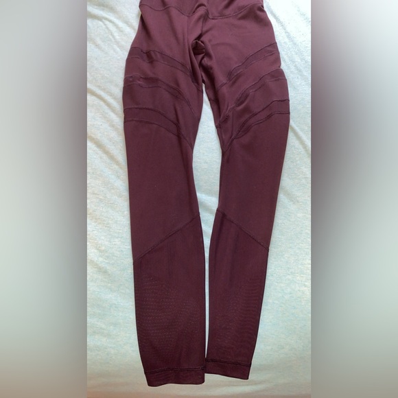 NWOT Yogalicious leggins with sheer slit designs - Picture 8 of 8